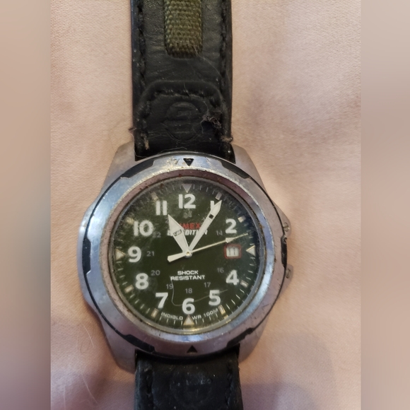 Watch - Picture 2 of 3